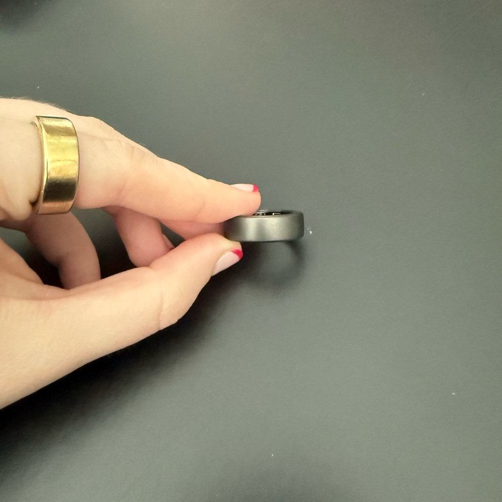 Oura Smart Ring - Sleek Black